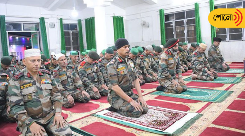 Indian army Offering Namaz In Kashmir