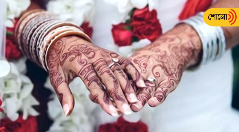 A Tamil Brahmin woman has married a Bangladeshi woman in a traditional wedding ceremony