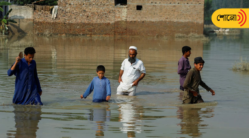 Hindu temple in Pakistan help flood-hit people