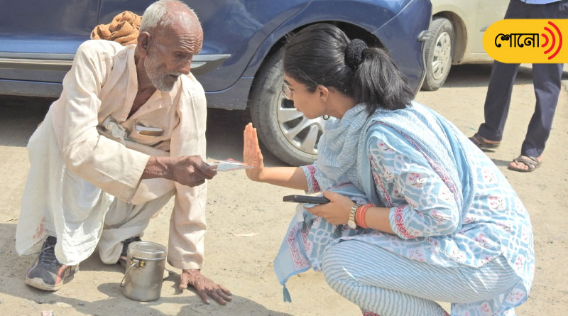 IAS Saumya Pandey sits on ground to listen elderly’s demand