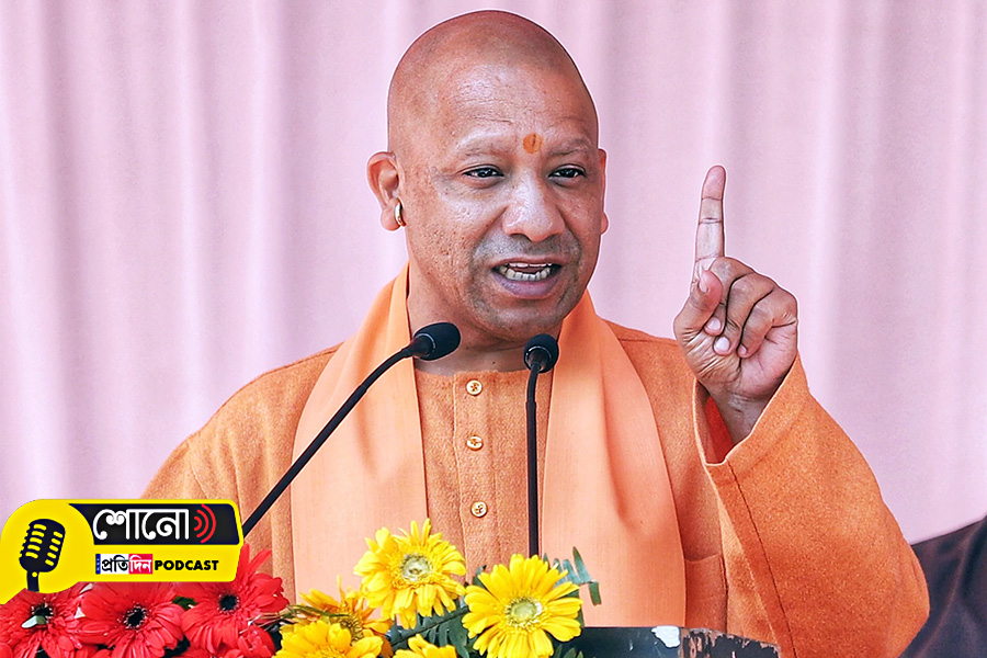 Yogi Adityanath slams Samajwadi Party, draws parallel with Muslim League