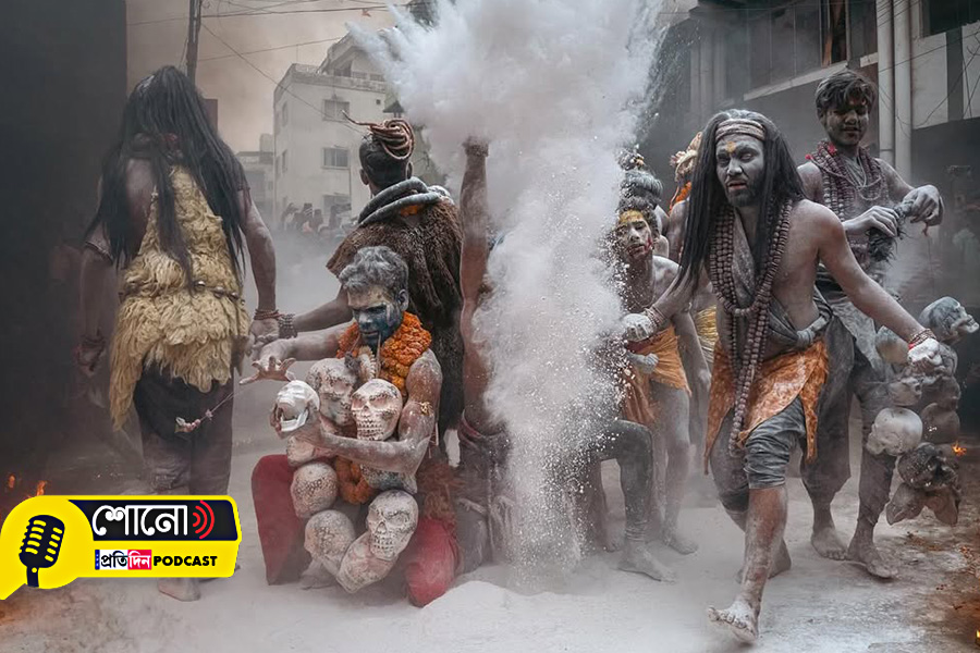 Know more about 'Masan Holi' festival of ashes in Varanasi