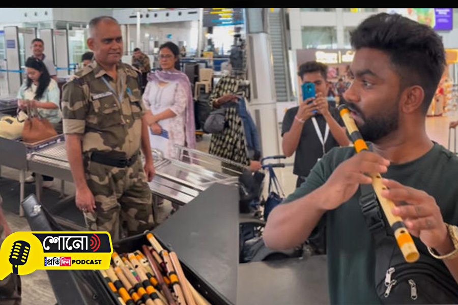 Flautist Asked To Play At Security Check Leaves Airport Stunned